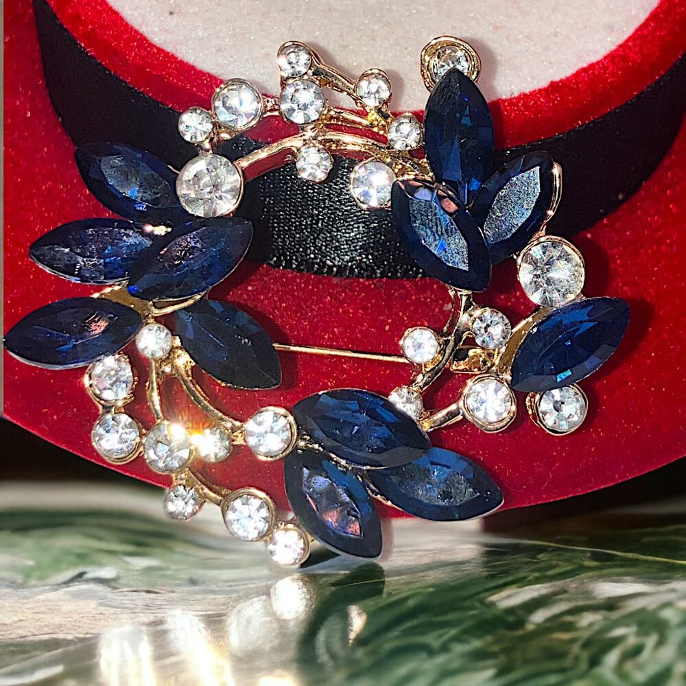 NWOT! Blue Crystal and Clear Rhinestone Wreath 1.75" Brooch!